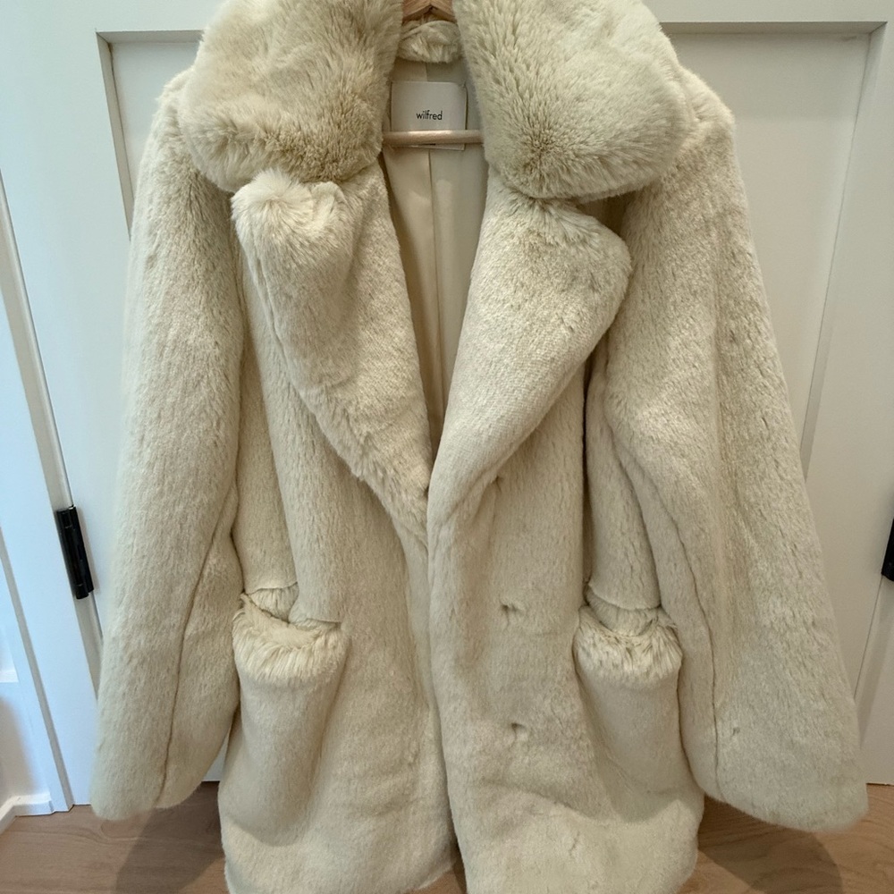 Wilfred (Aritzia) Plush Faux Fur Coat